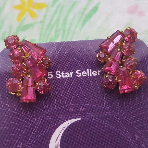 🌙1930's ArtDeco Pink CzechGlass Screwback Earrings - Picture 4 of 13